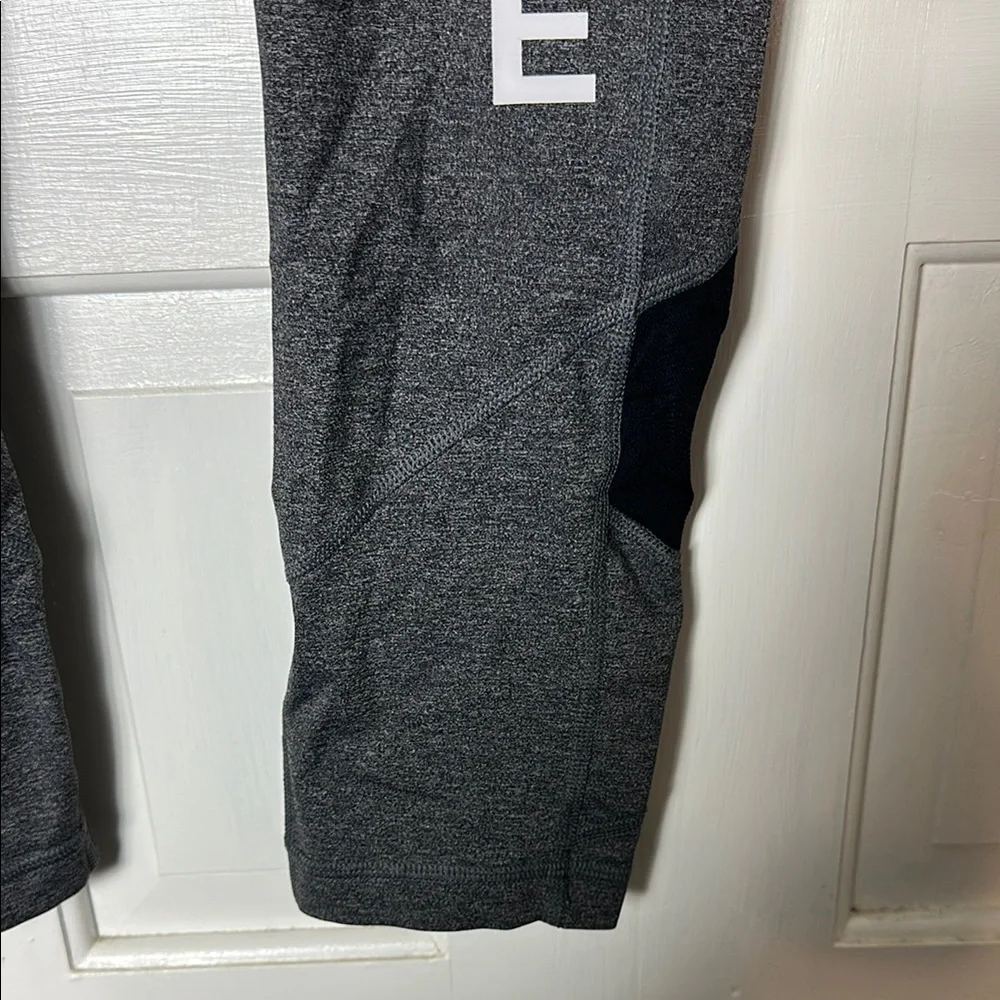 Lululemon Athletics SoulCycle Womens  Gray and Black Cropped Leggings Size 6